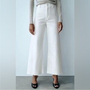 Zara White Wide-Leg Raw Hem Jeans Size 6